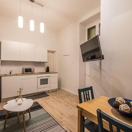 A+ Budapest Central Dob Street Apartment ภายนอก รูปภาพ
