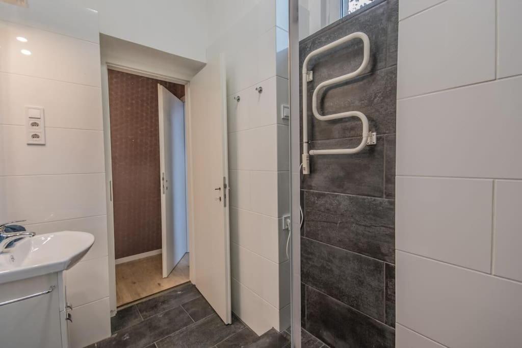 A+ Budapest Central Dob Street Apartment ภายนอก รูปภาพ
