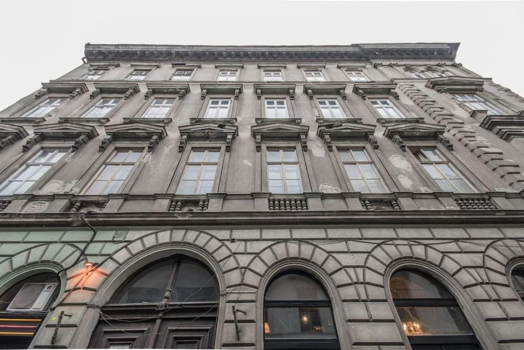A+ Budapest Central Dob Street Apartment ภายนอก รูปภาพ